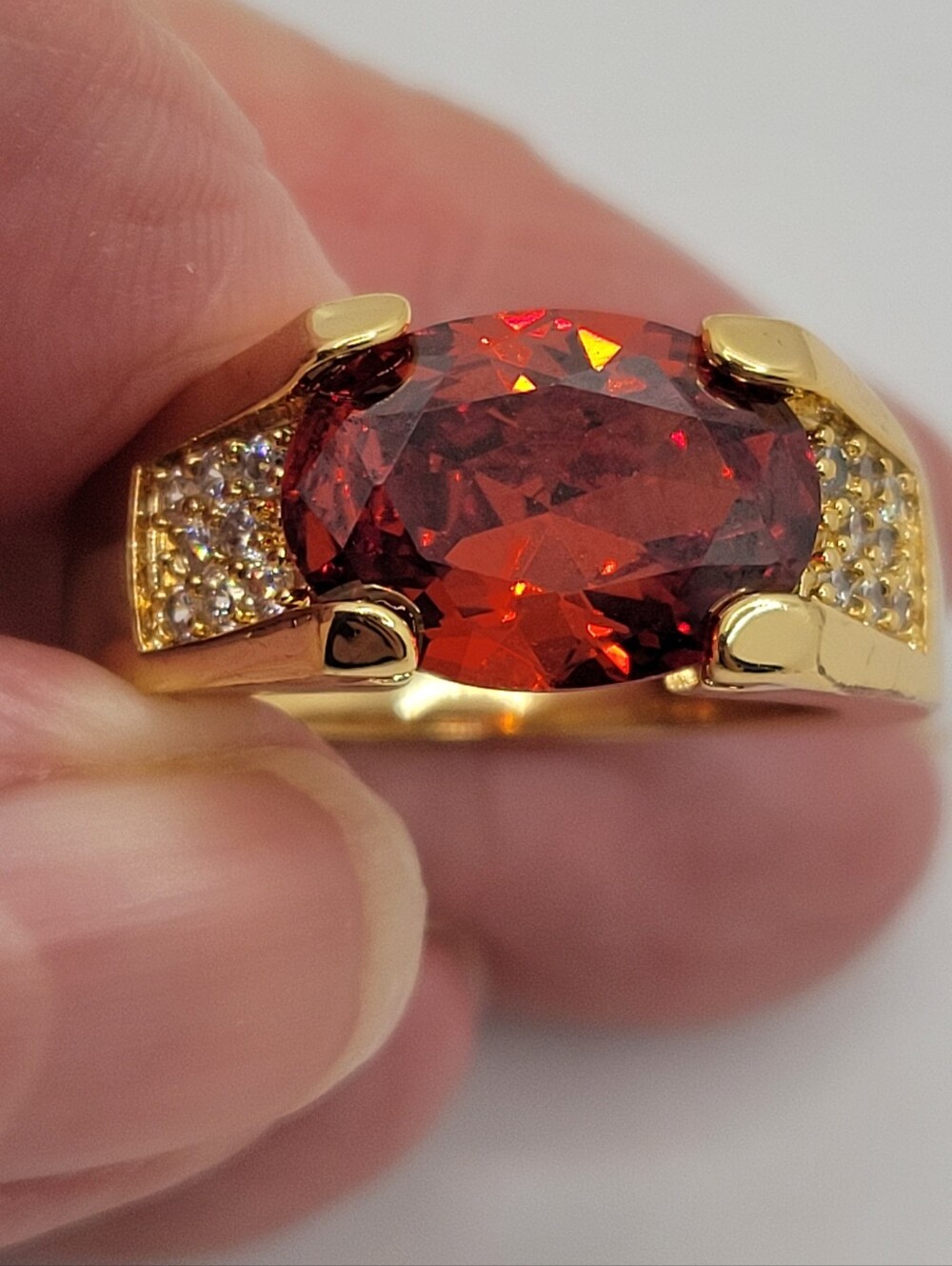 Stunning Ring with Deep Red Oval Gemstone